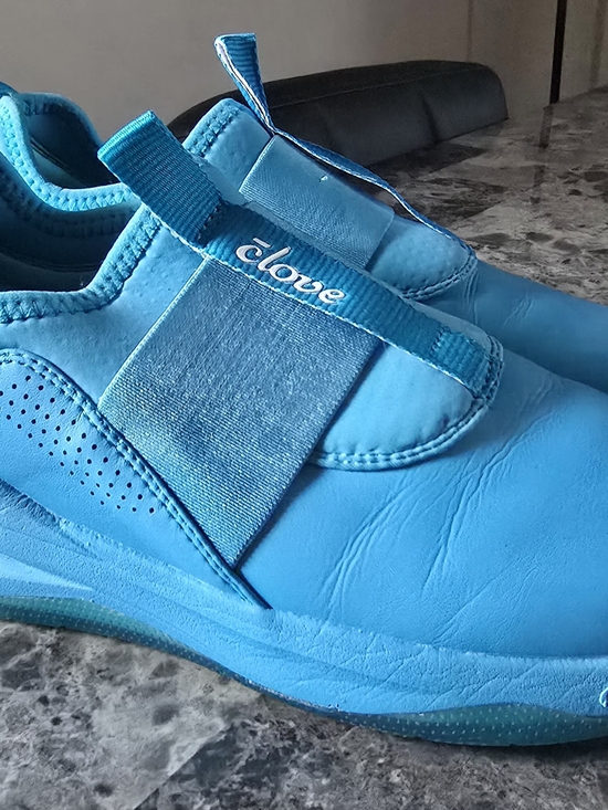 Clove Shoes - Womens Slip-On Clove Athletic Shoes in Blue. Size 7.5
